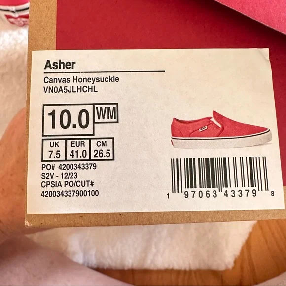 Women’s Slip-On Vans Shoes - Picture 8 of 12